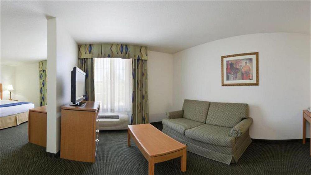 Holiday Inn Express Hotel & Suites Columbus By Ihg Zewnętrze zdjęcie