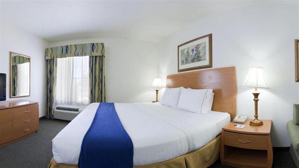 Holiday Inn Express Hotel & Suites Columbus By Ihg Zewnętrze zdjęcie