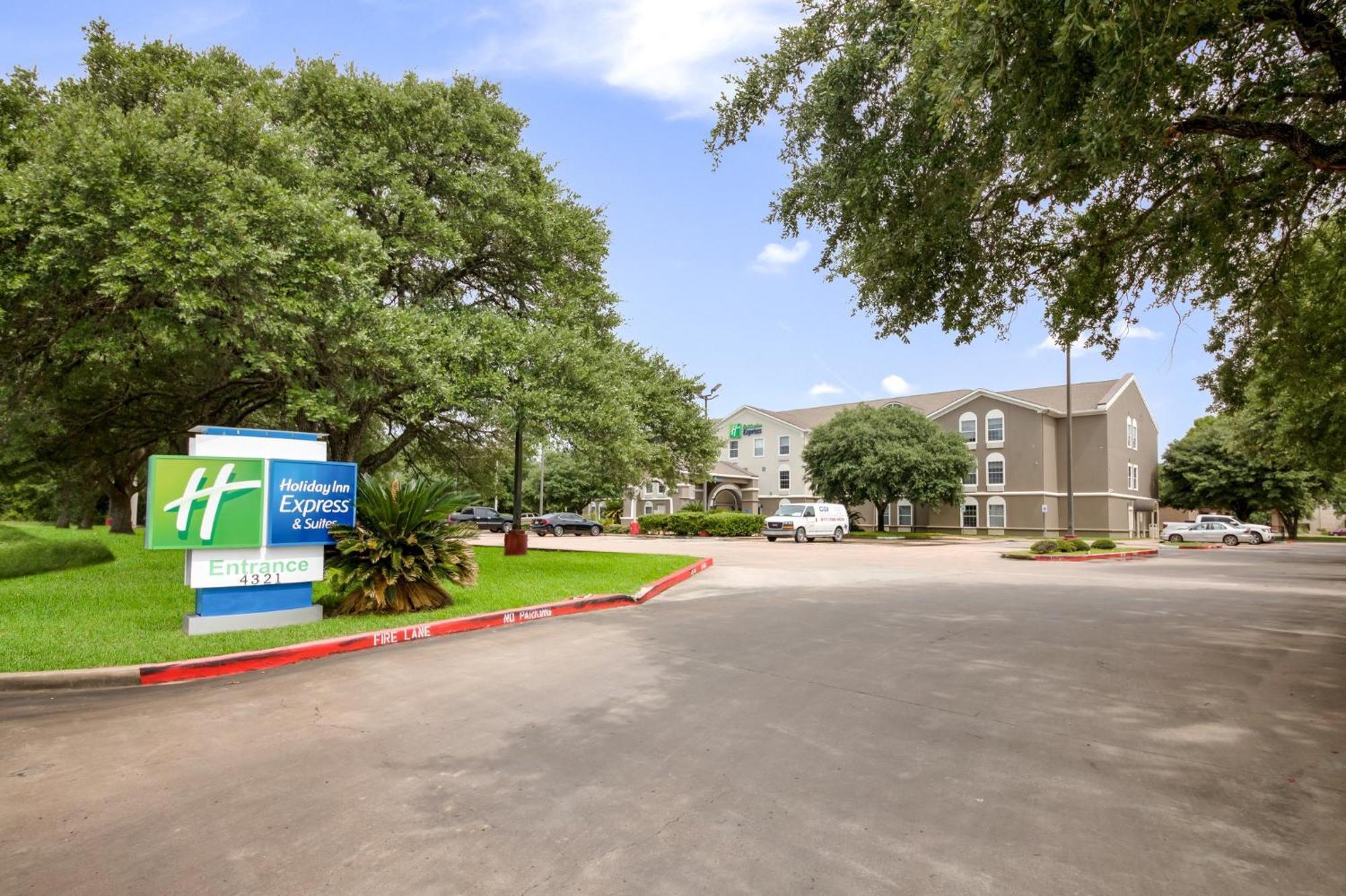 Holiday Inn Express Hotel & Suites Columbus By Ihg Zewnętrze zdjęcie