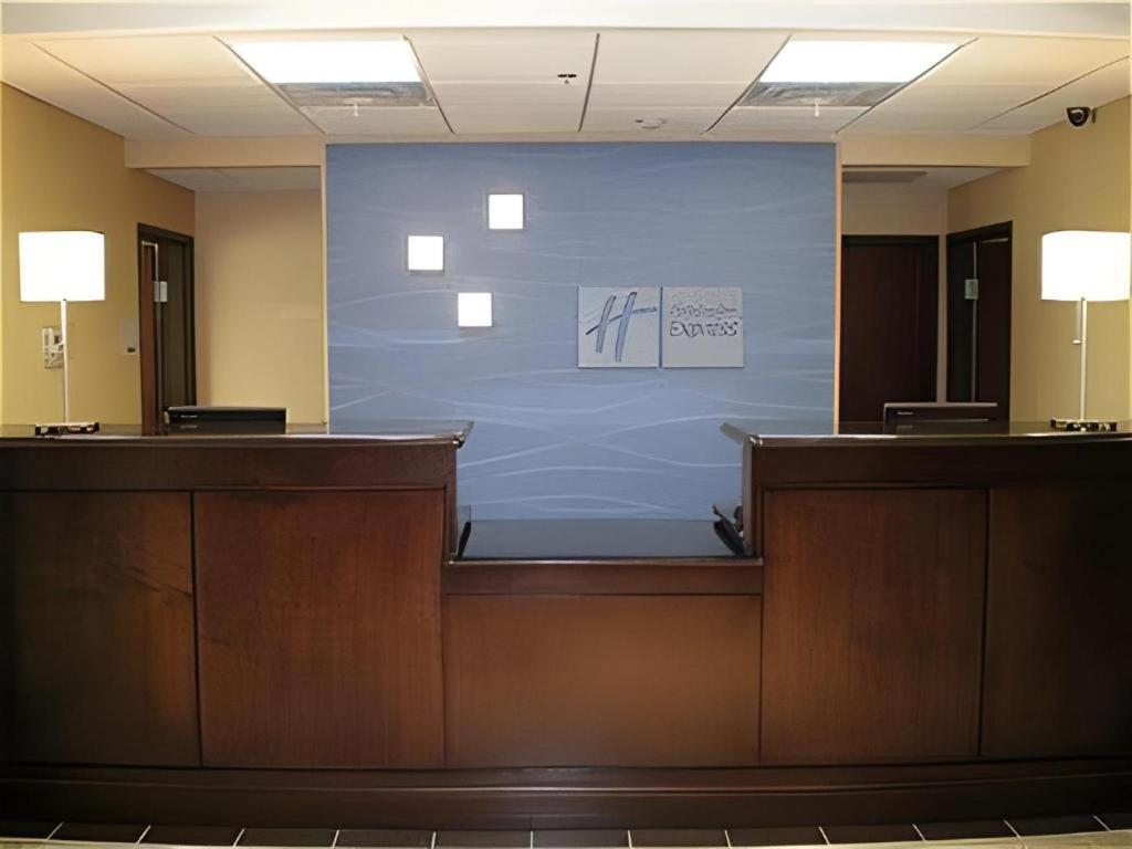 Holiday Inn Express Hotel & Suites Columbus By Ihg Zewnętrze zdjęcie