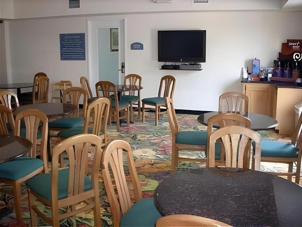 Holiday Inn Express Hotel & Suites Columbus By Ihg Zewnętrze zdjęcie