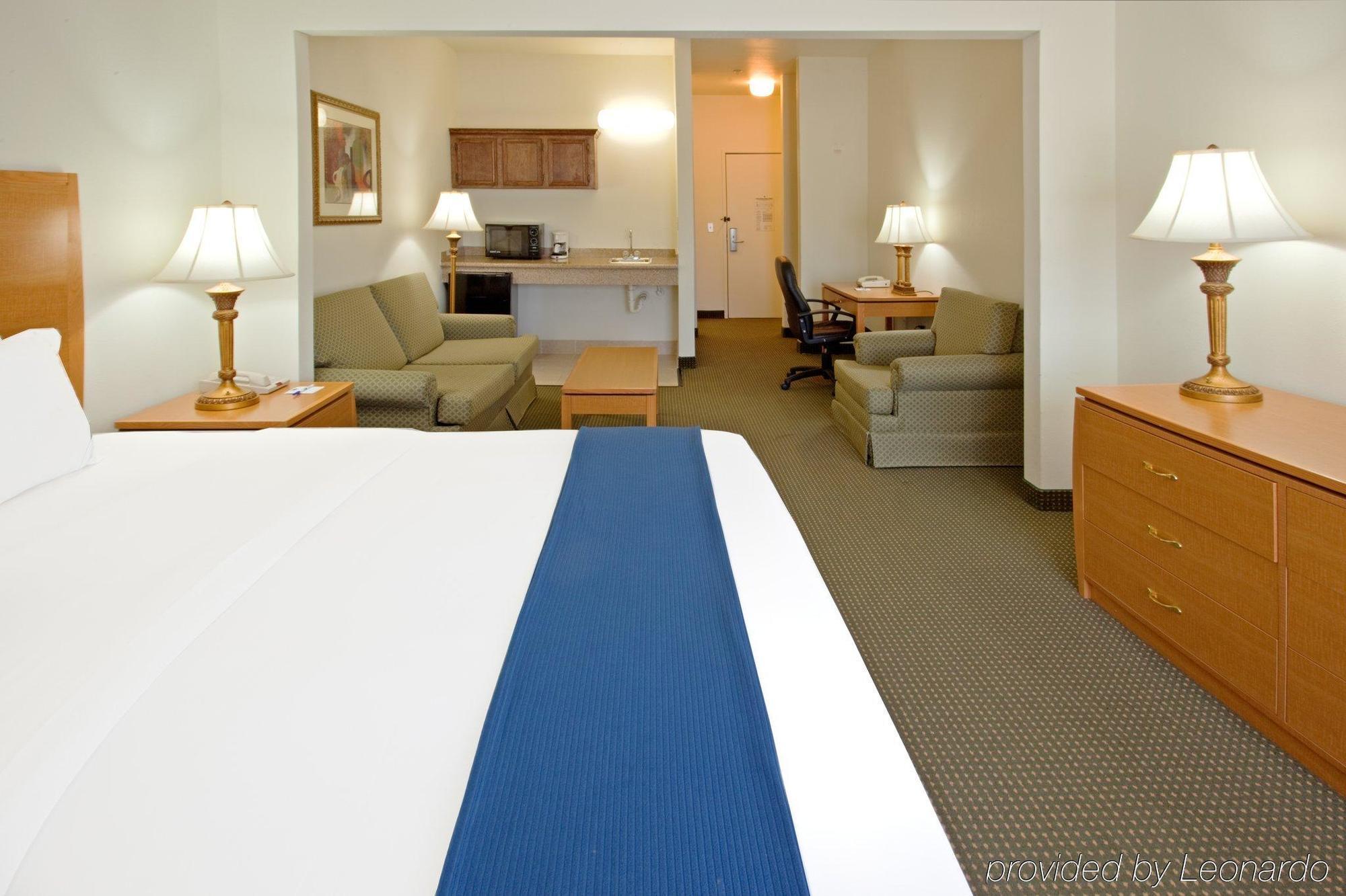 Holiday Inn Express Hotel & Suites Columbus By Ihg Pokój zdjęcie
