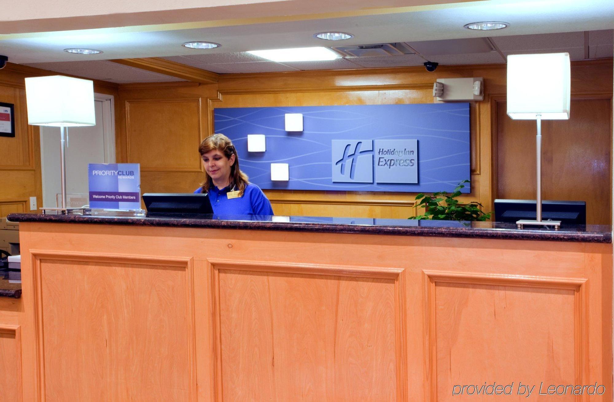Holiday Inn Express Hotel & Suites Columbus By Ihg Wnętrze zdjęcie