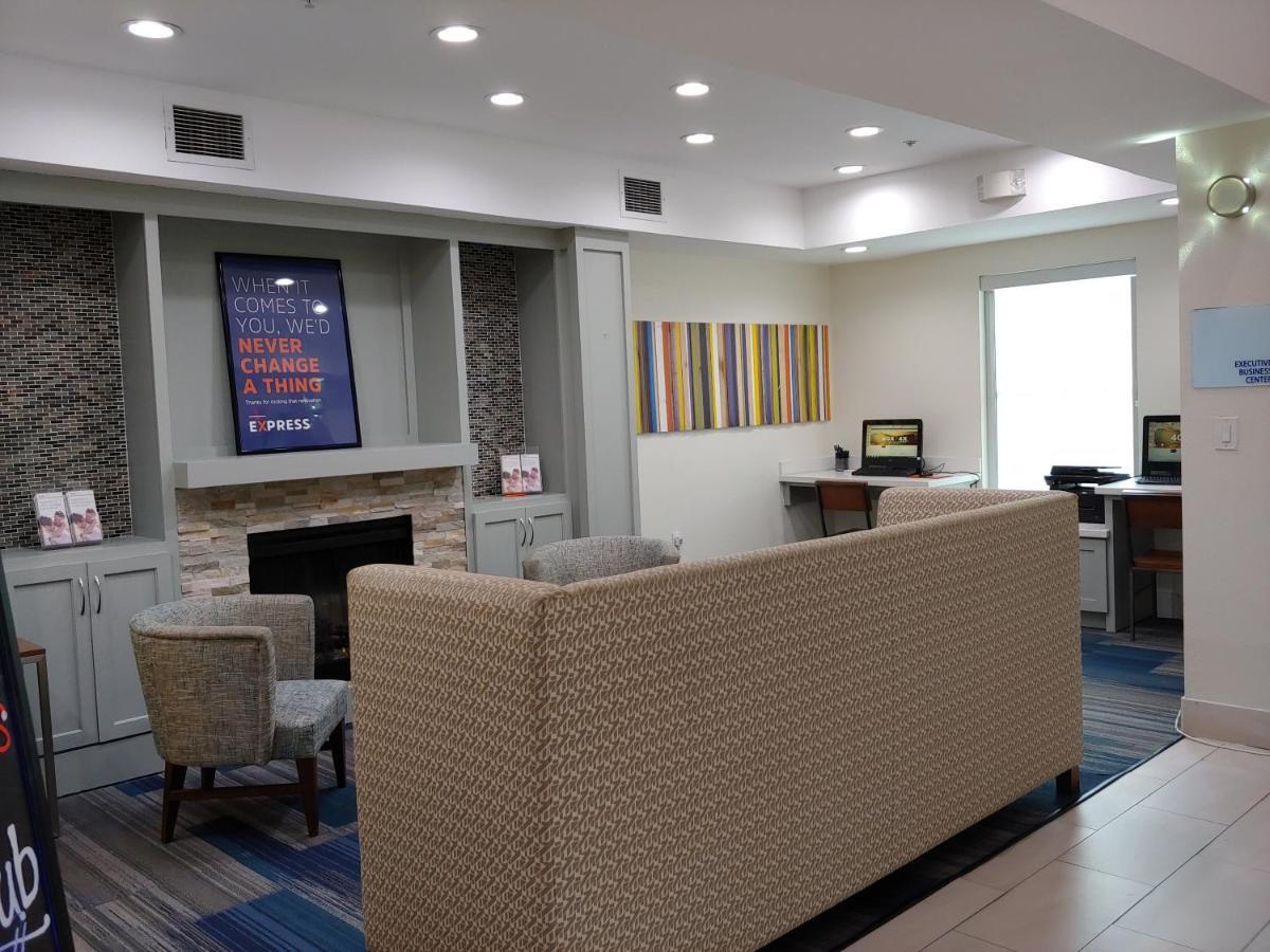 Holiday Inn Express Hotel & Suites Columbus By Ihg Zewnętrze zdjęcie