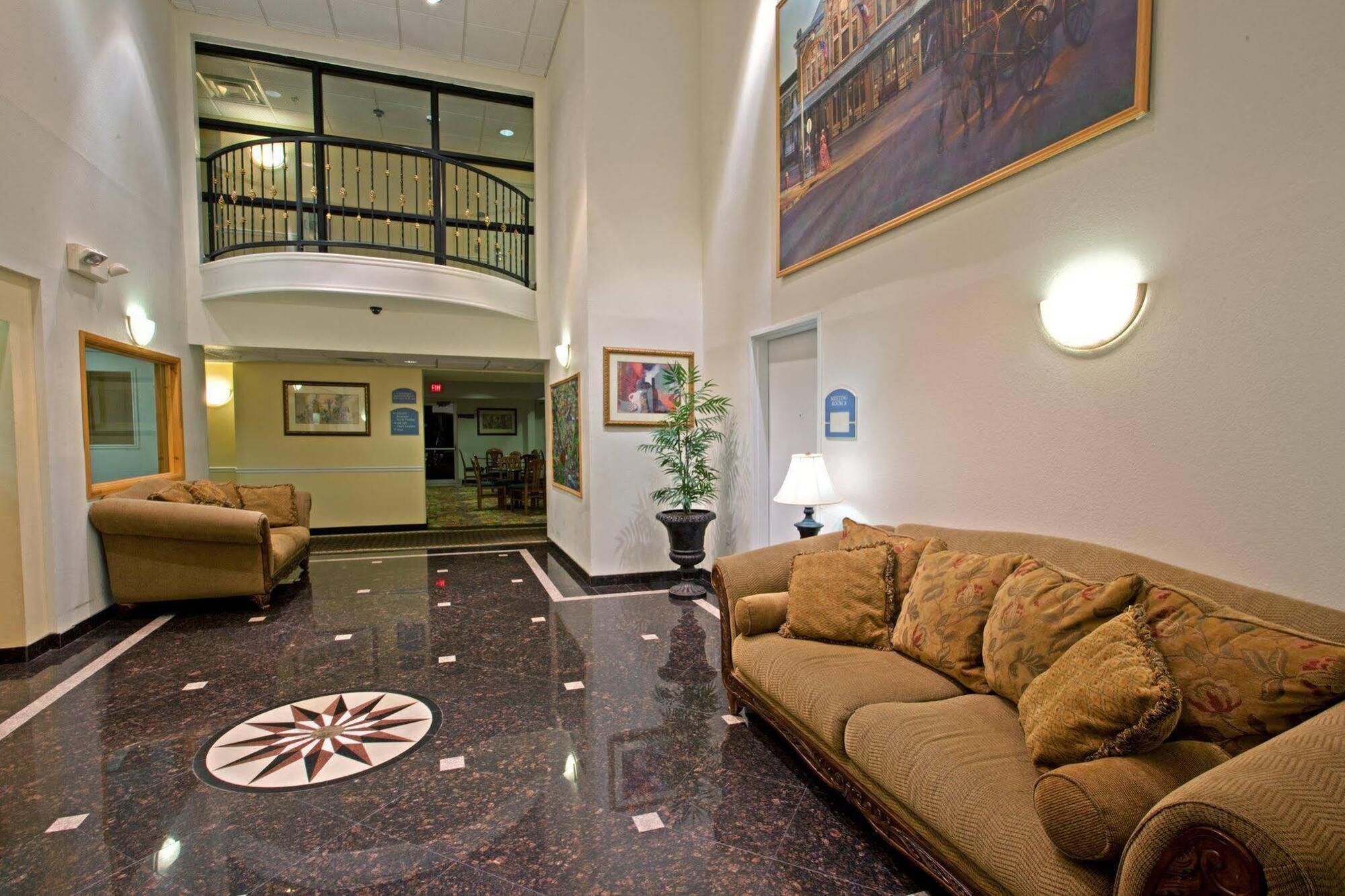 Holiday Inn Express Hotel & Suites Columbus By Ihg Zewnętrze zdjęcie